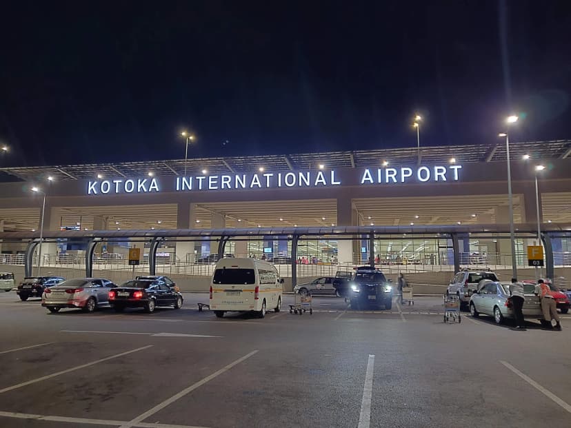 Aéroport Kotoka de nuit