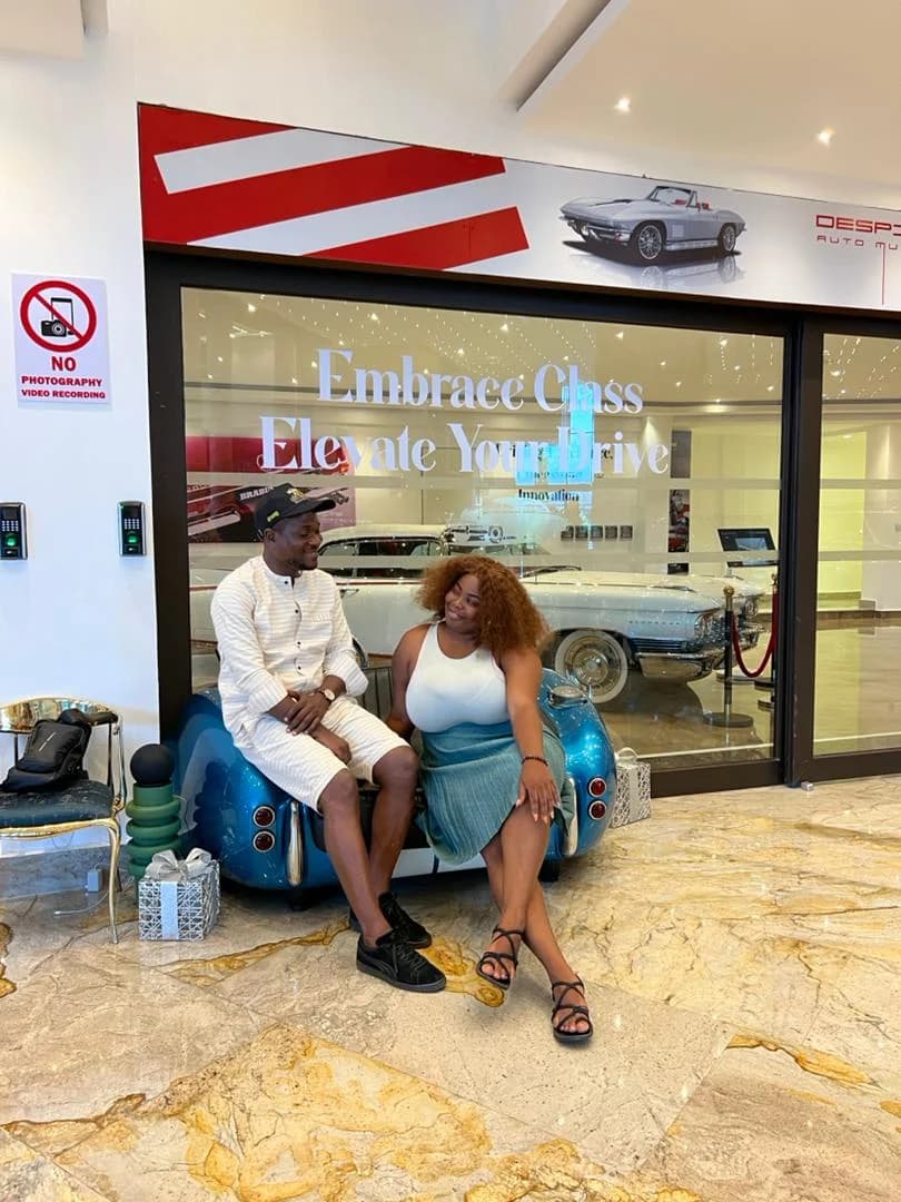 Moment en couple au Despite Auto Museum